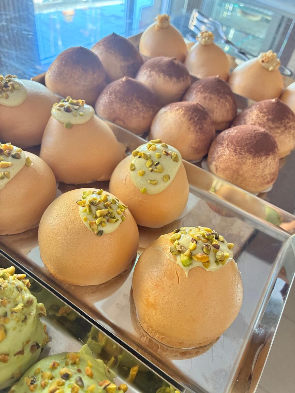Maritozzi e bocconotti al pistacchio
